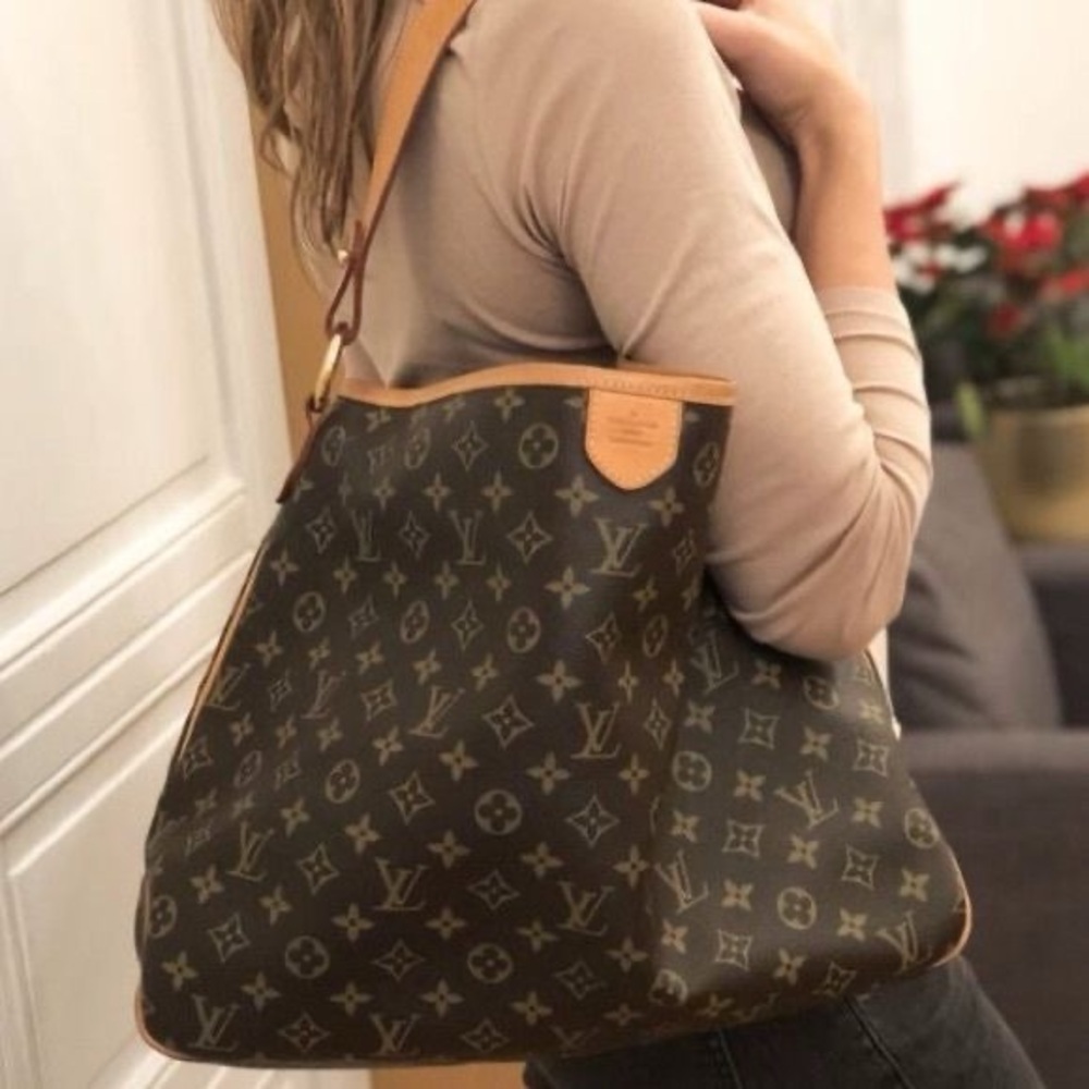 Delightful pm Louis Vuitton  pm bag 🛑discontinued